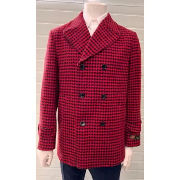 Abrigo Rojo de Lana para Hombre: El Clásico Driver, Siempre Elegante y Listo para la Aventura.