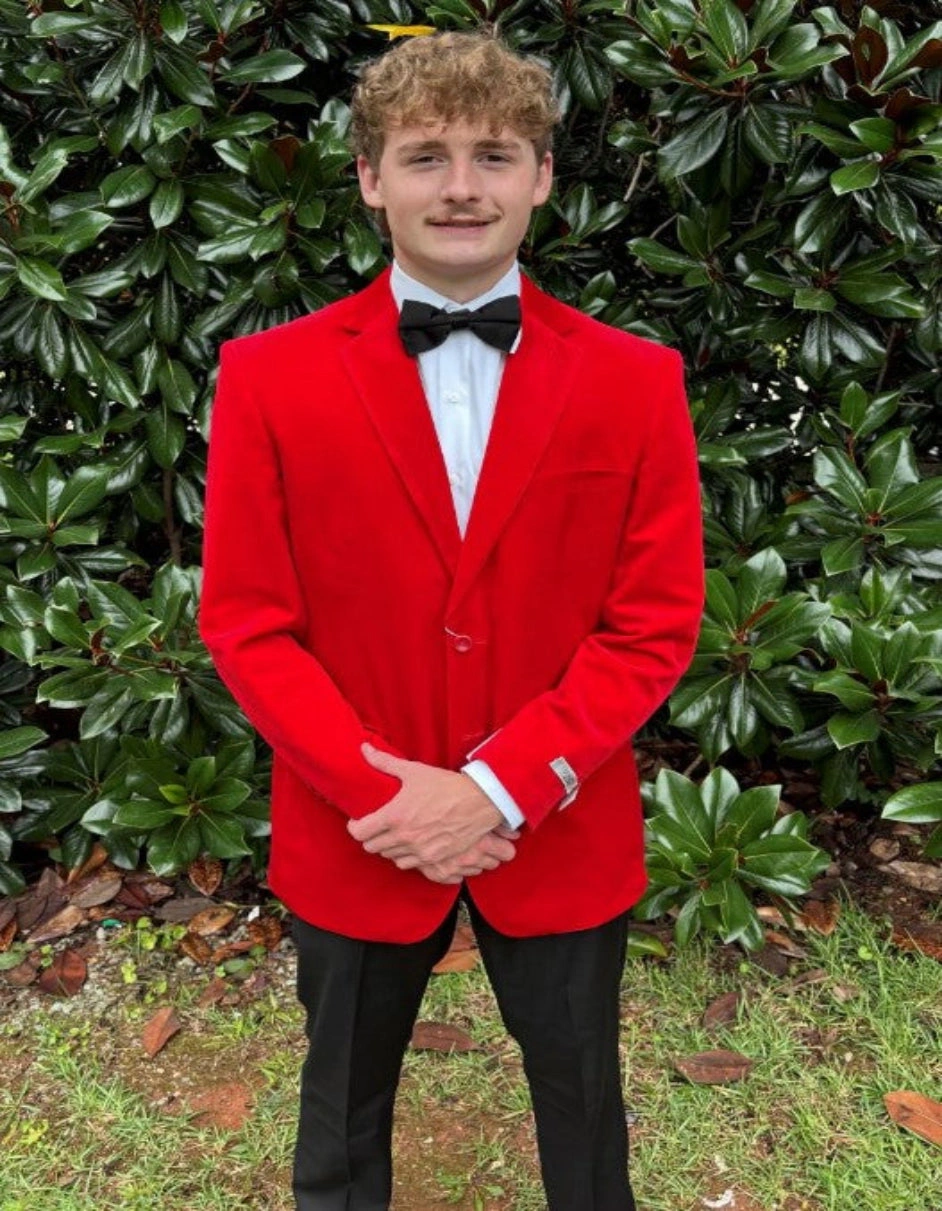 "Chaqueta Ajustada Rojo Velvet: Estilo y Elegancia para Hombre"